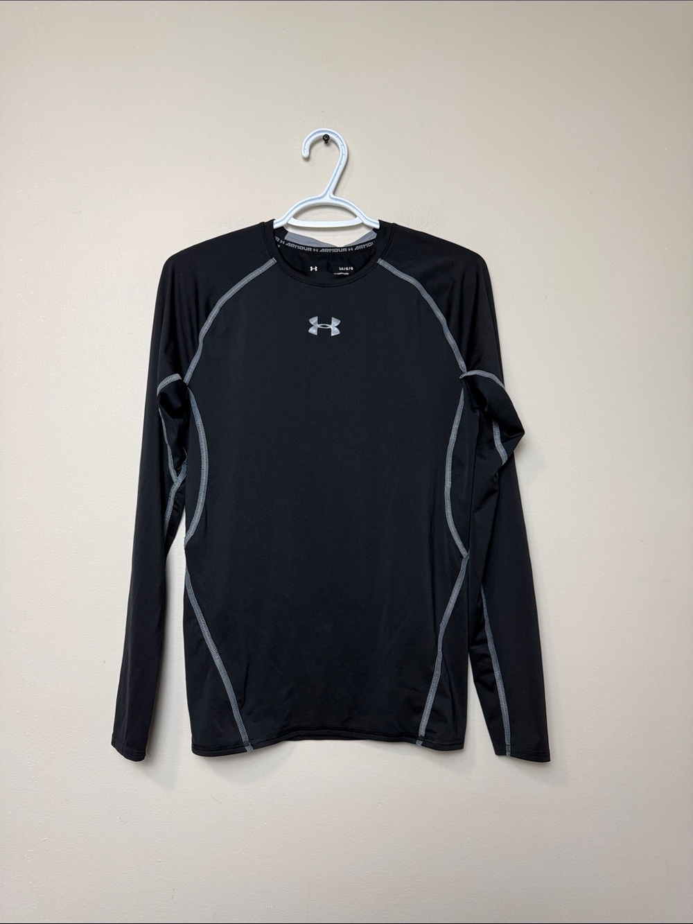 Under Armour Black Long-Sleeve Performance Tee with Gray Accents size L